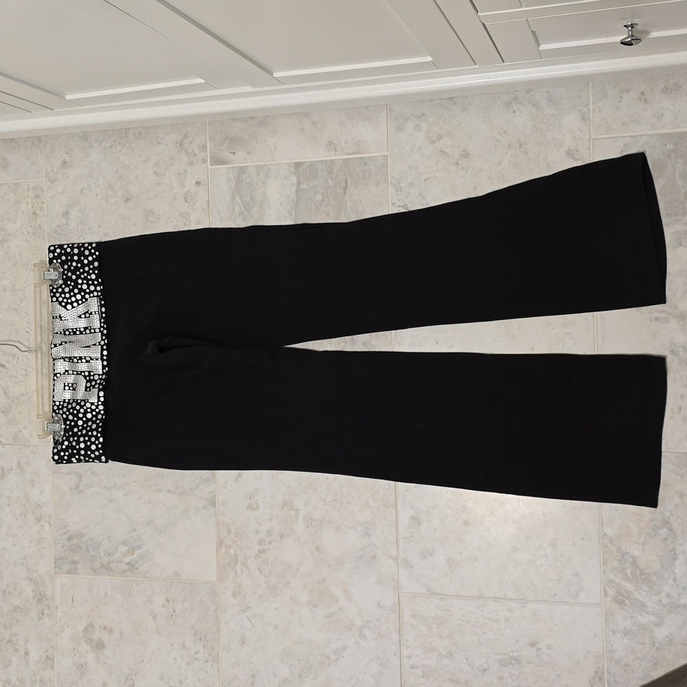 PINK Victoria's Secret Yoga Pants Size M Color Black